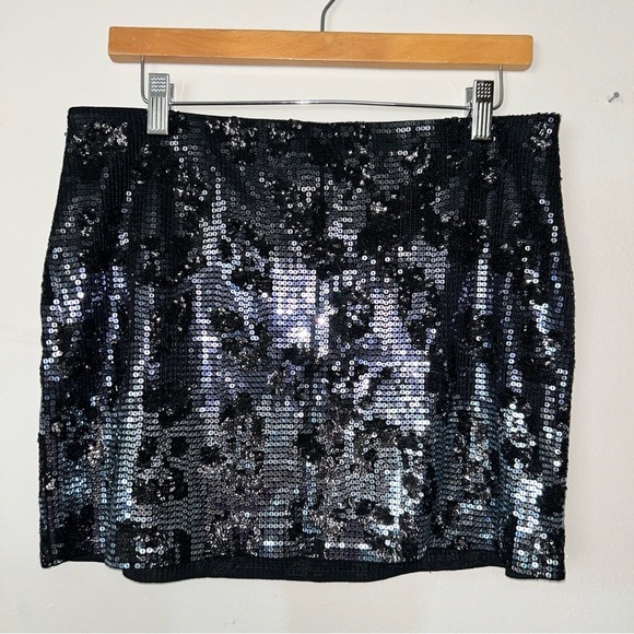 Express Black Sequin Mini Pencil Skirt - Picture 1 of 3